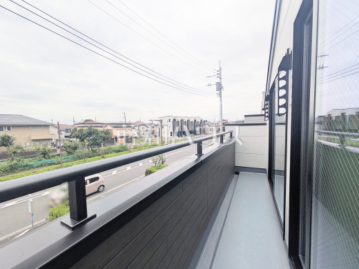 ≪4号棟 バルコニー≫ 南向きバルコニーは洗濯物もよく乾きます♪【府中市清水が丘2丁目】