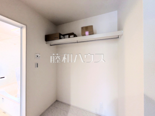 5号棟 ランドリールーム収納 【府中市清水が丘2丁目】