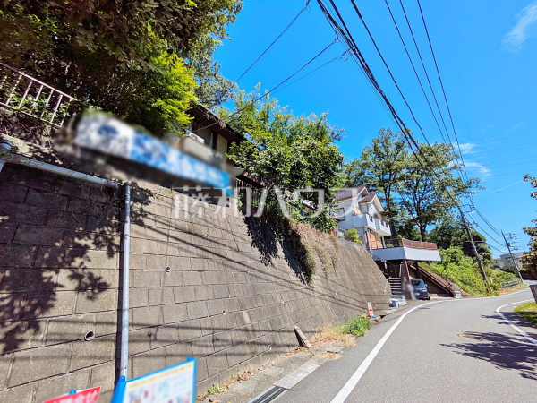 接道状況および現場風景 【日野市百草】 接道状況および現場風景 【日野市百草】