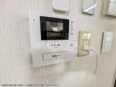 TVモニター付インターホン訪問者がわかるTVモニター付インターホンは、お子様のお留守番にも活躍するかも?! TVモニター付インターホン訪問者がわかるTVモニター付インターホンは、お子様のお留守番にも活躍するかも?!