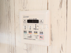 浴室暖房換気乾燥機 【杉並区成田東1丁目】換気機能によってバスルーム内のカビの発生を抑制できます。夜間や雨天時の洗濯物の乾燥に便利な乾燥機能も装備。 浴室暖房換気乾燥機 【杉並区成田東1丁目】換気機能によってバスルーム内のカビの発生を抑制できます。夜間や雨天時の洗濯物の乾燥に便利な乾燥機能も装備。