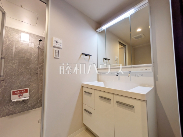 洗面室 【ライオンズヒルズ調布つつじケ丘弐番館】 洗面室 【ライオンズヒルズ調布つつじケ丘弐番館】