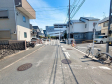 接道状況および現場風景 【東久留米市本町3丁目】南7.58m公道に接道のため日当たり良好 接道状況および現場風景 【東久留米市本町3丁目】南7.58m公道に接道のため日当たり良好