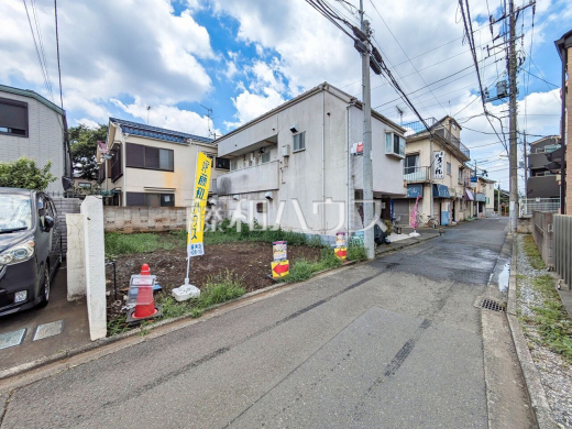 接道状況および現場風景 【清瀬市元町1丁目】 建物のプレゼンをさせていただきますので、実際の完成イメージを思い描いていただくことができます。お気軽にお問合せ下さい。