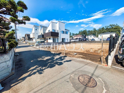 接道状況および現場風景 【小平市上水南町2丁目】 物件の事、諸費用の事など、小さな疑問もお気軽にご連絡・ご相談下さい。