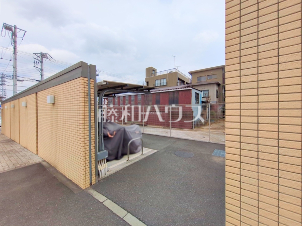 バイク置き場 【レーベン和光ソラレア】 バイク置き場 【レーベン和光ソラレア】