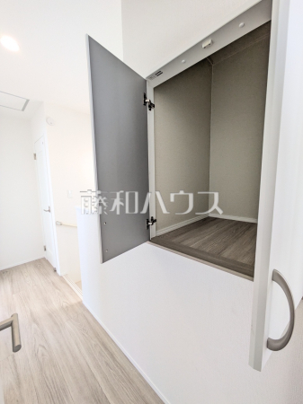 C号棟 2階廊下収納 【南風原町字新川】 C号棟 2階廊下収納 【南風原町字新川】