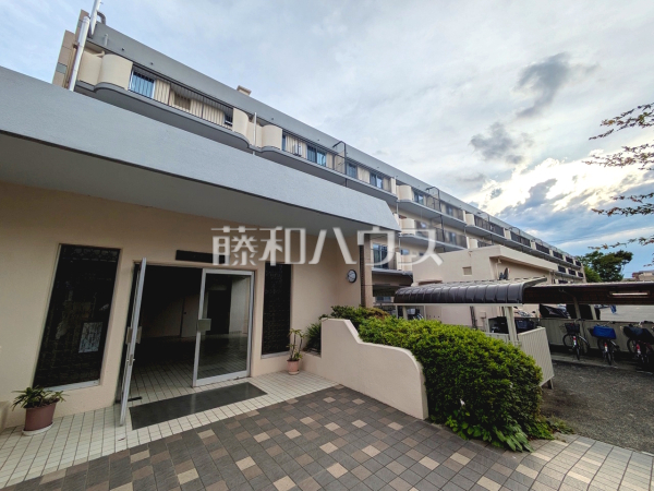 エントランス 【ニューライフマンション武蔵野台 E棟】 エントランス 【ニューライフマンション武蔵野台 E棟】