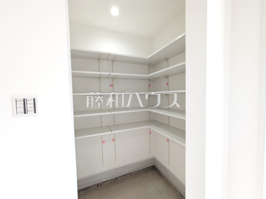 シューズインクローゼット 【朝霞市本町2丁目】