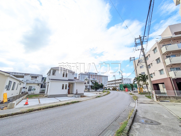 接道状況および現場風景 【南城市佐敷字津波古】 接道状況および現場風景 【南城市佐敷字津波古】