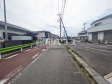 接道状況および現場風景 (現況:駐車場)【日野市西平山1丁目】 接道状況および現場風景 (現況:駐車場)【日野市西平山1丁目】