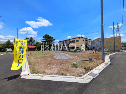 ≪現地外観≫ 青空が広がる全16棟の広大な敷地。ここから16家族の新しい物語が始まります。 【府中市北山町 全16棟 新築分譲住宅】/撮影日2026/07/19