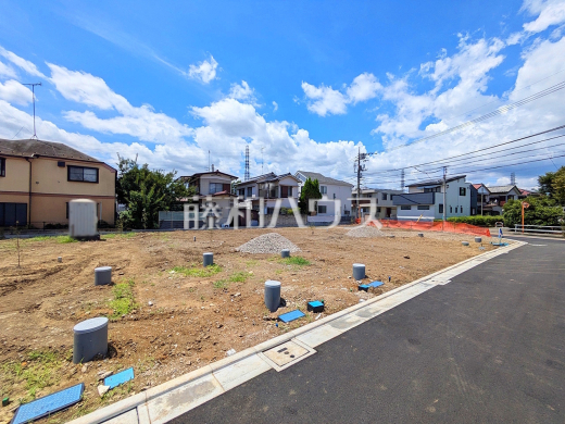 ≪現地外観≫ 心地よい光と風が通り抜ける開放的な好立地。家族がのびのび暮らせる好環境です。 【府中市北山町 全16棟 新築分譲住宅】