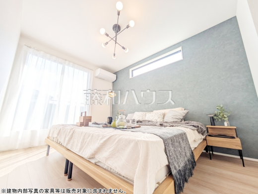 ◆モデルハウス 居室◆
アクセントクロスが空間を華やかに色づけます。