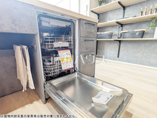 ◆モデルハウス 食洗機◆
ビルトイン食洗機を標準完備し、家事時間が短縮できます。
