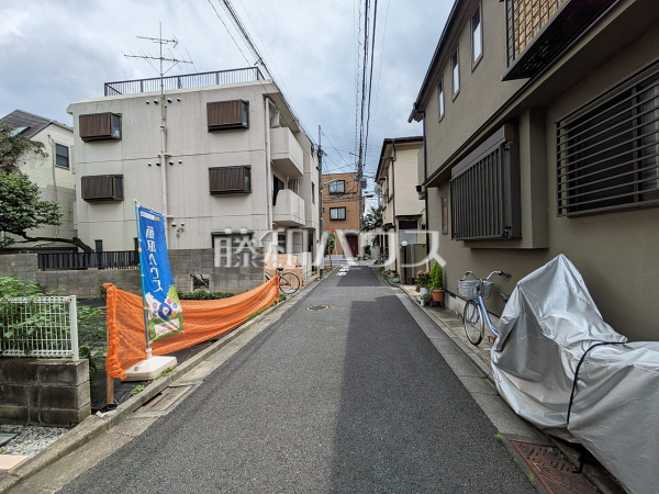 接道状況および現場風景 【世田谷区代田1丁目】 接道状況および現場風景 【世田谷区代田1丁目】