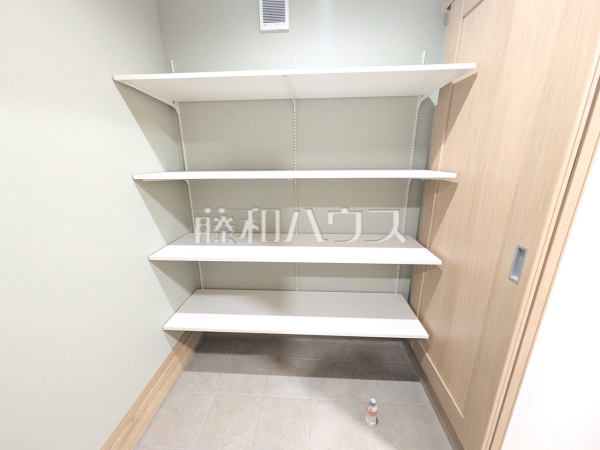 収納 【練馬区西大泉2丁目】 収納 【練馬区西大泉2丁目】