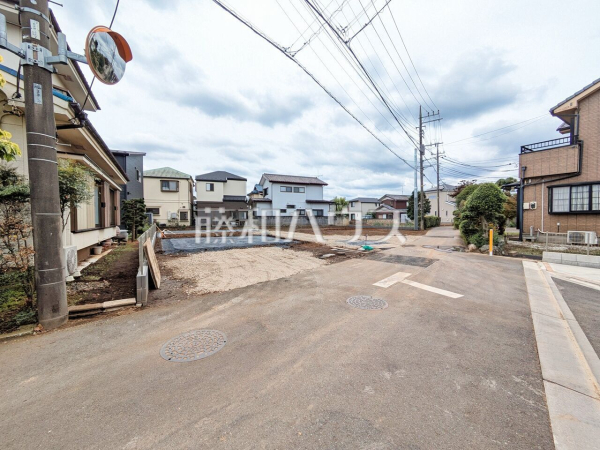 接道状況および現場風景 【東久留米市前沢1丁目】 接道状況および現場風景 【東久留米市前沢1丁目】