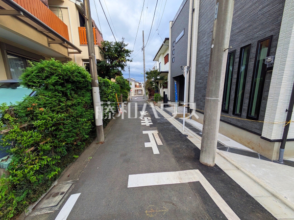 接道状況および現場風景 【世田谷区赤堤4丁目】 接道状況および現場風景 【世田谷区赤堤4丁目】