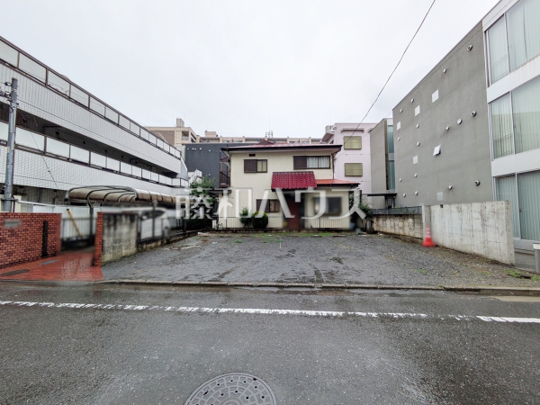 ≪現地写真(現況:古屋有)≫建築会社を決めるお手伝い・間取り作成のお手伝いもお任せ下さい!
【調布市国領町1丁目】 ≪現地写真(現況:古屋有)≫建築会社を決めるお手伝い・間取り作成のお手伝いもお任せ下さい!
【調布市国領町1丁目】