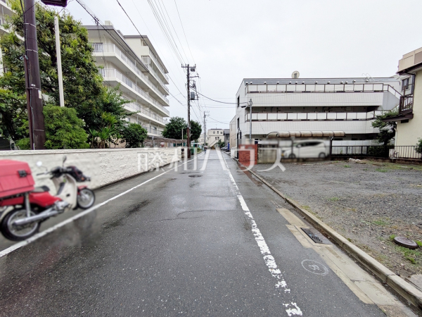 接道状況および現場風景 【調布市国領町1丁目】 接道状況および現場風景 【調布市国領町1丁目】