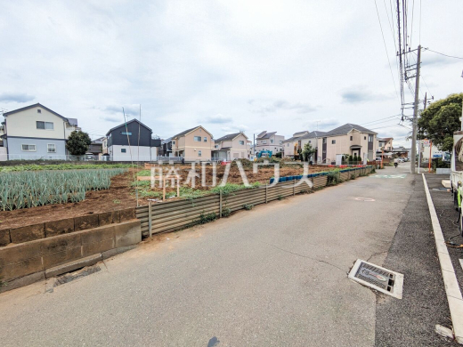 接道状況および現場風景 【清瀬市竹丘3丁目】 平日のご案内も可能です。まずはお気軽にお問合せ下さいませ。