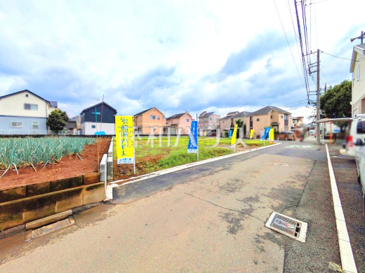 接道状況および現場風景 【清瀬市竹丘3丁目】 見学はしたいけど、なかなか時間が取れない・・・そんな方に出勤前や仕事終わりにマイホームを見学できるサポートをいたします。