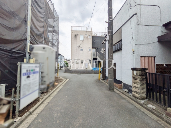 接道状況および現場風景 【朝霞市田島2丁目】 接道状況および現場風景 【朝霞市田島2丁目】