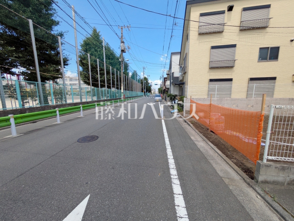 接道状況および現場風景 【杉並区上井草1丁目】 接道状況および現場風景 【杉並区上井草1丁目】