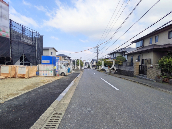 接道状況および現場風景 【福岡市西区野方5丁目】 接道状況および現場風景 【福岡市西区野方5丁目】