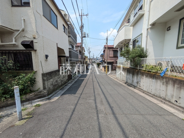 接道状況および現場風景 【中野区沼袋1丁目】 接道状況および現場風景 【中野区沼袋1丁目】
