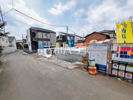 接道状況および現場風景 【東久留米市小山2丁目】 建物のプレゼンをさせていただきますので、実際の完成イメージを思い描いていただくことができます。お気軽にお問合せ下さい。 /撮影日2026/07/24