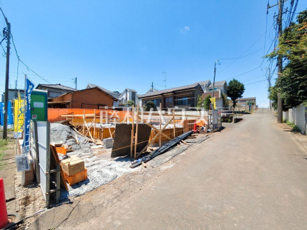 現場風景 【東久留米市小山2丁目】 見学はしたいけど、なかなか時間が取れない・・・そんな方に出勤前や仕事終わりにマイホームを見学できるサポートをいたします。 /撮影日2026/07/10