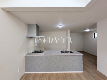 2号棟 キッチン 【新座市池田5丁目】/撮影日2026/09/11