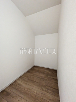 2号棟 ウォークインクローゼット 【新座市池田5丁目】/撮影日2026/09/11