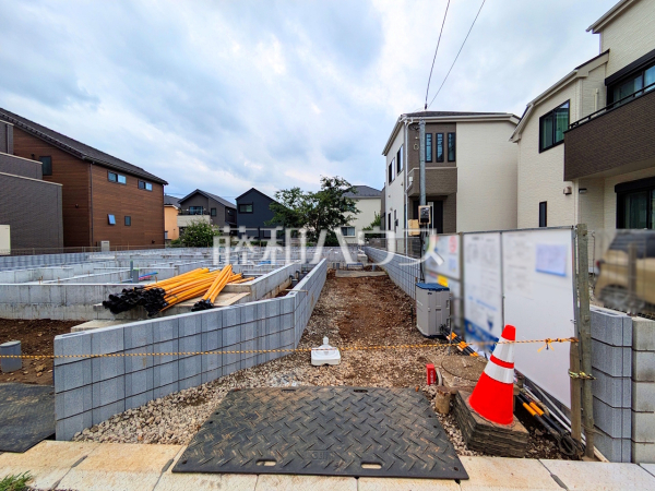 1号棟 外観(敷地入口) 【東久留米市前沢4丁目】 1号棟 外観(敷地入口) 【東久留米市前沢4丁目】