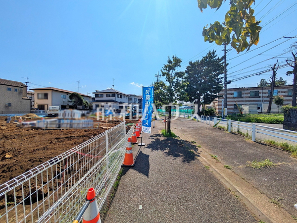 接道状況および現場風景 【世田谷区上祖師谷6丁目】 接道状況および現場風景 【世田谷区上祖師谷6丁目】