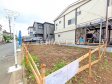 リビングに隣接する居室の引き戸を開ければさらに開放感が広がります♪ 【新座市畑中1丁目】 リビングに隣接する居室の引き戸を開ければさらに開放感が広がります♪ 【新座市畑中1丁目】