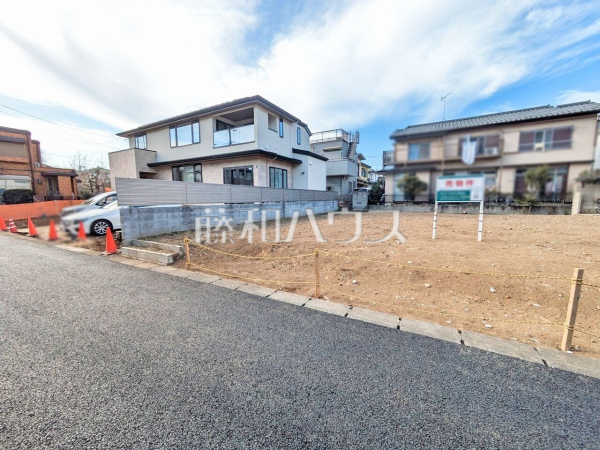 1号地 戸建住宅が立ち並ぶ住宅地。静かな時間の流れ。ゆっくりと傾きを変えていく陽の光が清楚な家々を色鮮やかに演出してくれます。 【西東京市緑町2丁目】 1号地 戸建住宅が立ち並ぶ住宅地。静かな時間の流れ。ゆっくりと傾きを変えていく陽の光が清楚な家々を色鮮やかに演出してくれます。 【西東京市緑町2丁目】