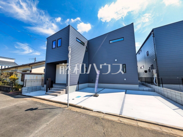2号棟 外観 【所沢市小手指南2丁目】 見学はしたいけど、なかなか時間が取れない・・・そんな方に出勤前や仕事終わりにマイホームを見学できるサポートをいたします。 2号棟 外観 【所沢市小手指南2丁目】 見学はしたいけど、なかなか時間が取れない・・・そんな方に出勤前や仕事終わりにマイホームを見学できるサポートをいたします。