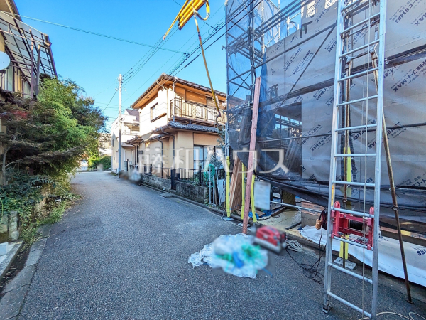接道状況および現場風景 【昭島市宮沢町】 接道状況および現場風景 【昭島市宮沢町】