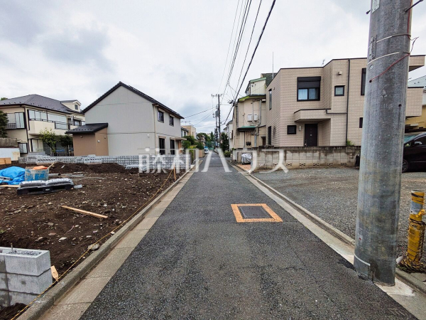 接道状況および現場風景 【杉並区上高井戸2丁目】 接道状況および現場風景 【杉並区上高井戸2丁目】