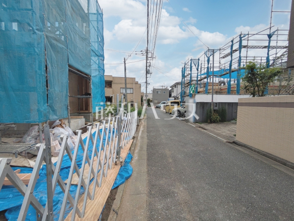 1号棟 接道状況および現場風景 【杉並区上高井戸2丁目】 1号棟 接道状況および現場風景 【杉並区上高井戸2丁目】