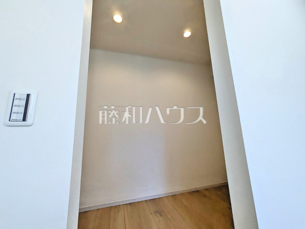 ウォークインクローゼット 【小金井市東町1丁目】 ウォークインクローゼット 【小金井市東町1丁目】