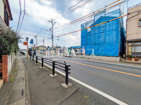 接道状況および現場風景 【所沢市西狭山ケ丘1丁目】 接道状況および現場風景 【所沢市西狭山ケ丘1丁目】
