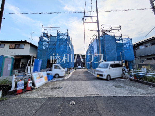 現場風景 【日野市大字日野】順調に工事が進んでいます。実際の街並みの様子が段々見えて参りました。ぜひ実際に現地をご見学下さいませ。 現場風景 【日野市大字日野】順調に工事が進んでいます。実際の街並みの様子が段々見えて参りました。ぜひ実際に現地をご見学下さいませ。