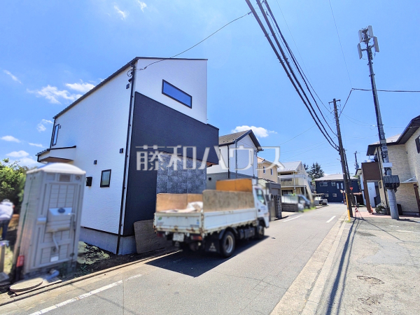 接道状況および現場風景 【三鷹市大沢5丁目】 接道状況および現場風景 【三鷹市大沢5丁目】