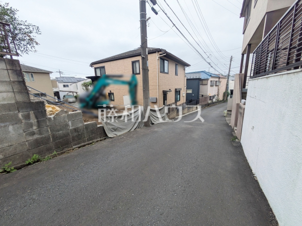 接道状況および現場風景 【朝霞市根岸台7丁目】 接道状況および現場風景 【朝霞市根岸台7丁目】