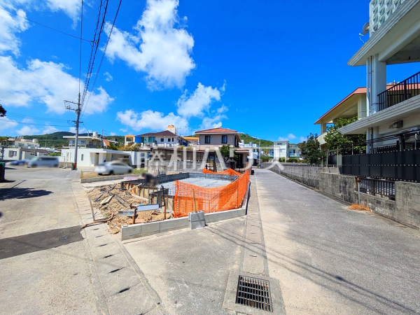 接道状況および現場風景 【与那原町字板良敷】 接道状況および現場風景 【与那原町字板良敷】