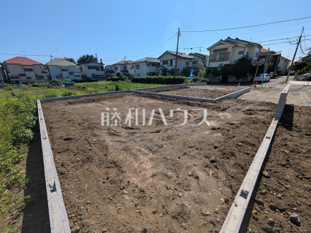 まだまだ建築中ですが、ぜひ現地をご覧になりませんか?基礎・上棟の状態は建築中にしかご覧になれません! 【西東京市向台町6丁目】/撮影日2026/07/10